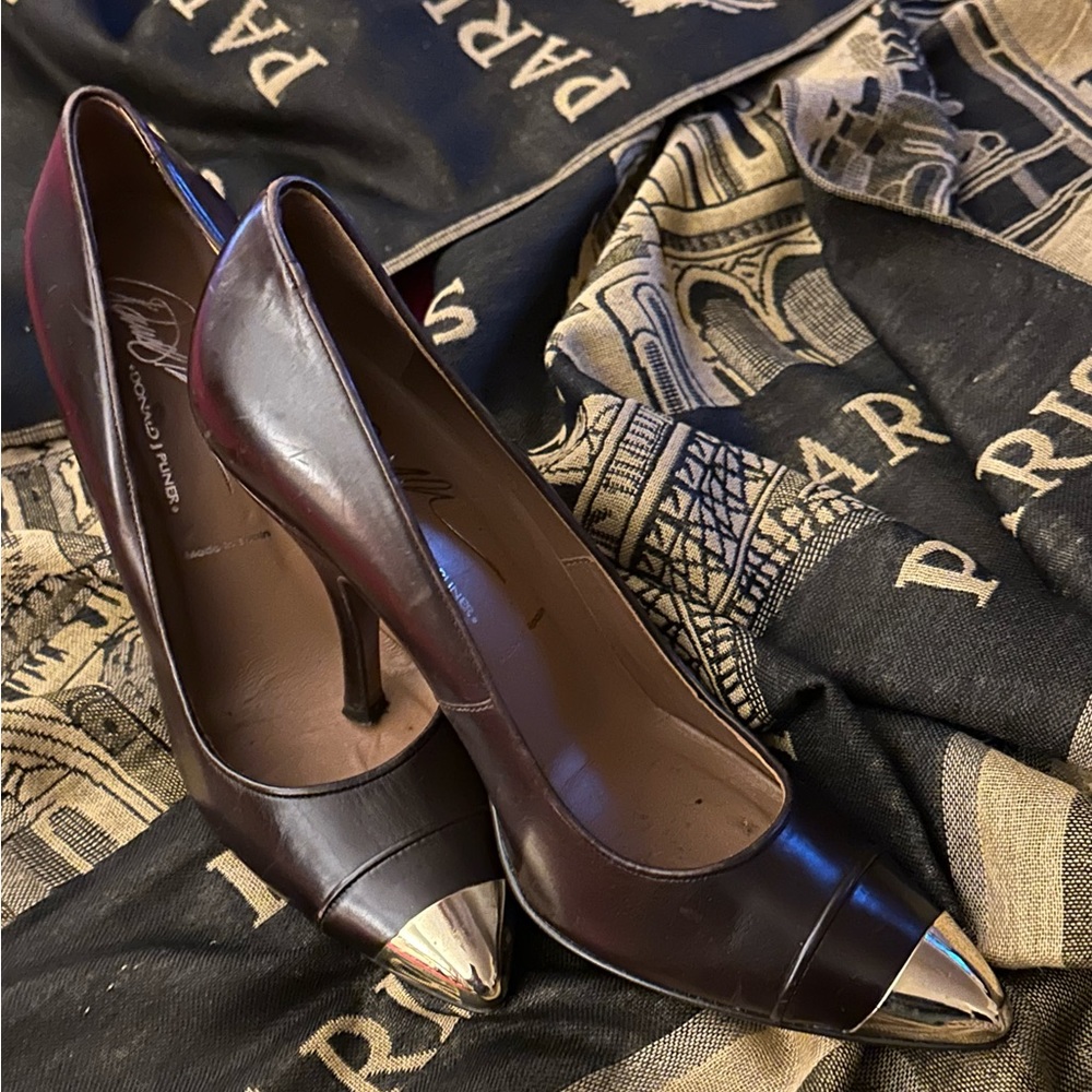 Donald J Pliner Brown “Ville” Leather Gold Cap Toe Heel pump Size